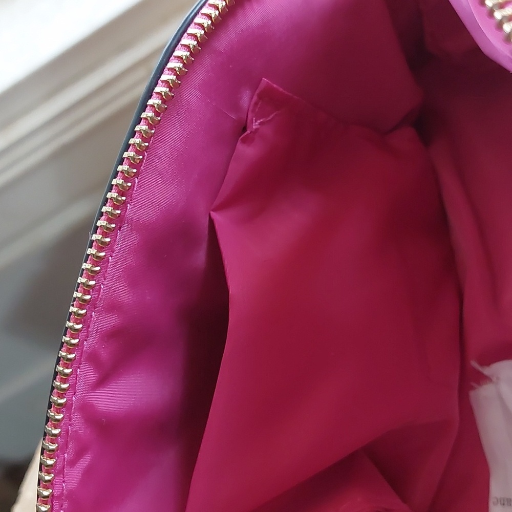 Torrid Lips Pink &  Red Makeup Bag NWT - Picture 11 of 11